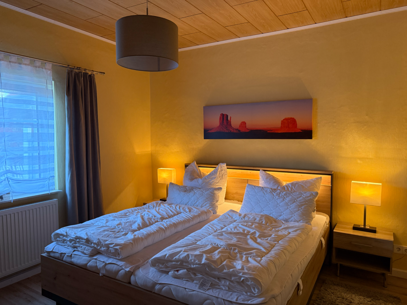 Gemütliches Schlafzimmer mit Doppelbett (180 x 200 cm)